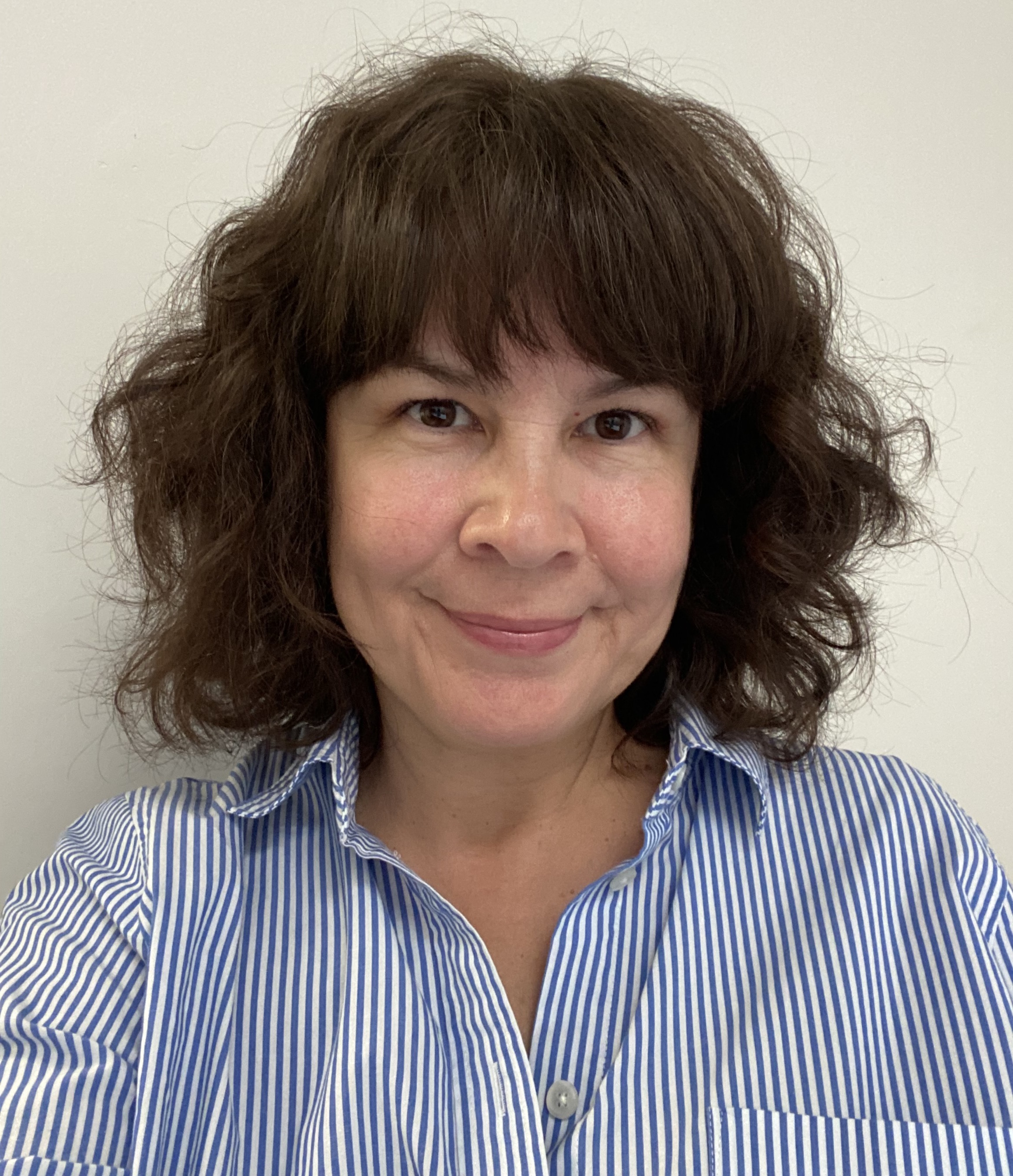 headshot of Susana Tran